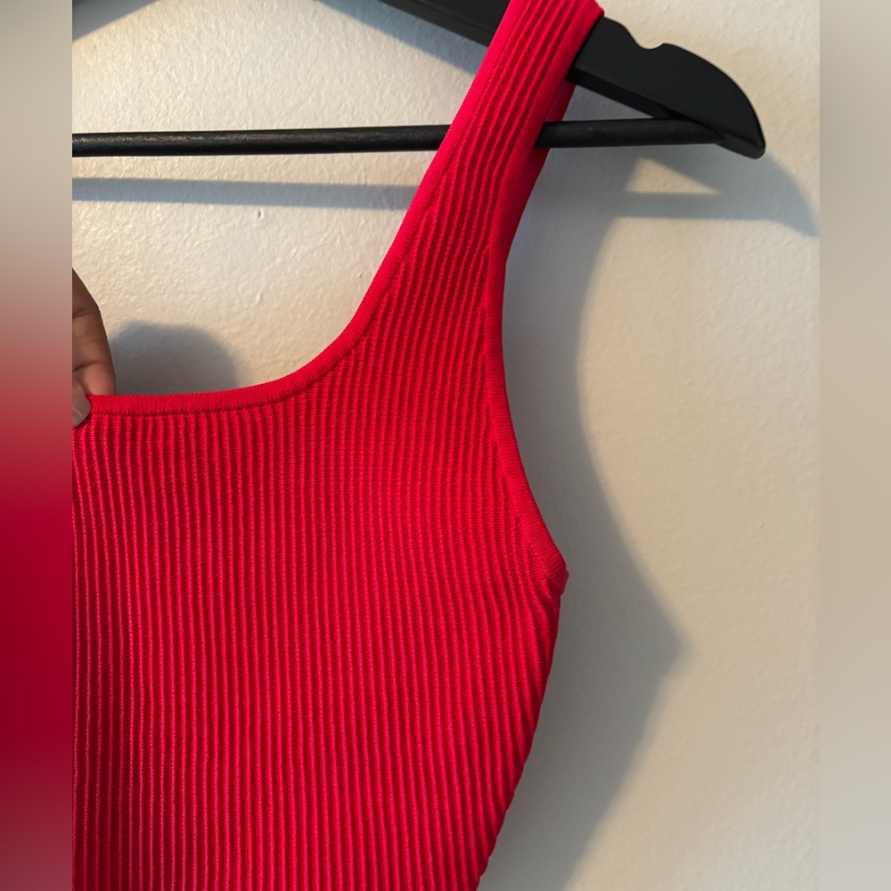 Babaton Red Ribbed Tank Top - Picture 3 of 4